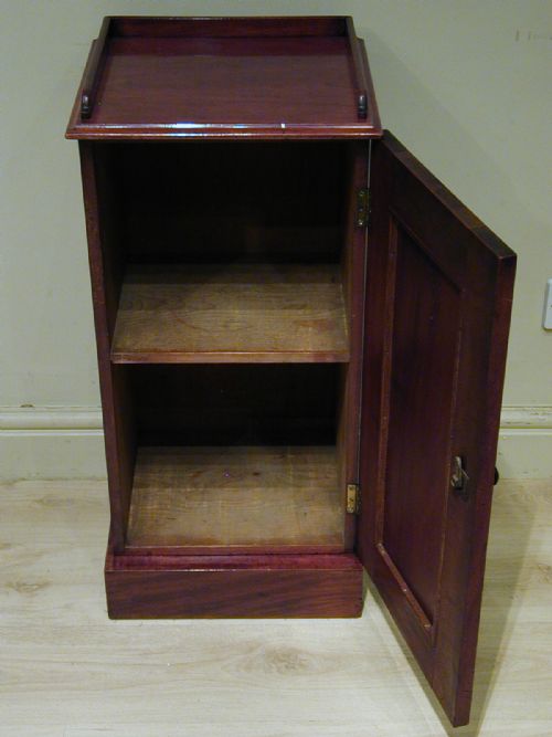 SUPERB SINGLEDOOR CUPBOARD BY HEALS - ADDITIONAL PHOTO 6
