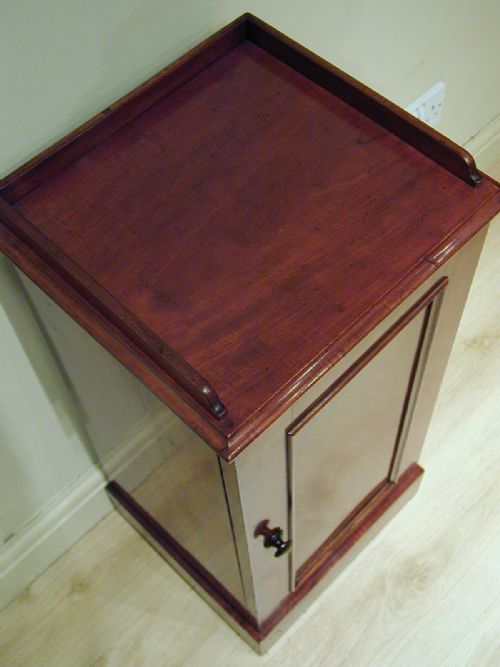 SUPERB SINGLEDOOR CUPBOARD BY HEALS - ADDITIONAL PHOTO 10