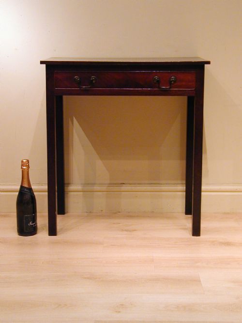AN ATTRACTIVE SMALL GEORGIAN TABLE - ADDITIONAL PHOTO 1