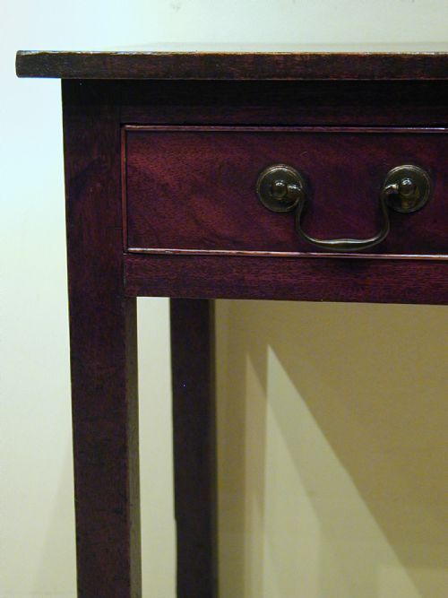 AN ATTRACTIVE SMALL GEORGIAN TABLE - ADDITIONAL PHOTO 3