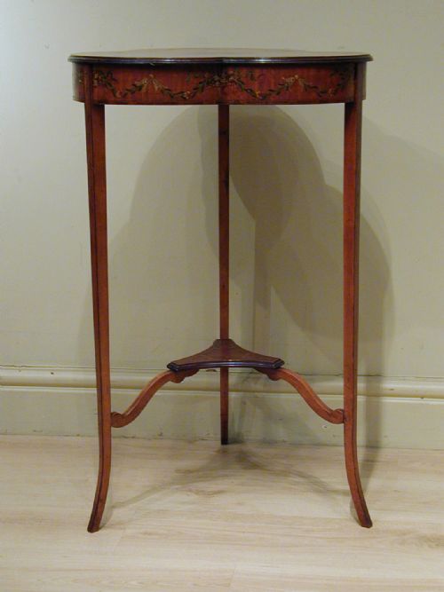 AN EXCEPTIONAL SATINWOOD OCCASIONAL TABLE - ADDITIONAL PHOTO 1
