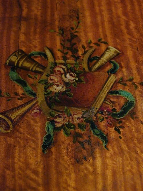 AN EXCEPTIONAL SATINWOOD OCCASIONAL TABLE - ADDITIONAL PHOTO 6
