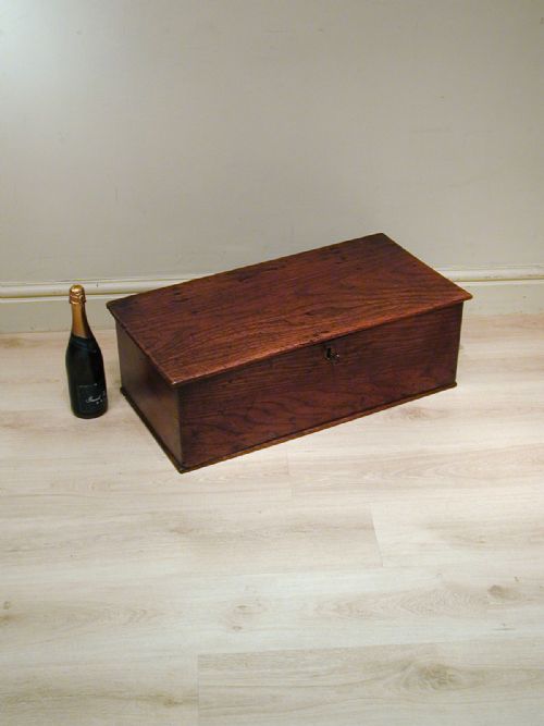 a beautiful georgian elm storage trunk - CATEGORY: ANTIQUE CHESTS - DATED 1800