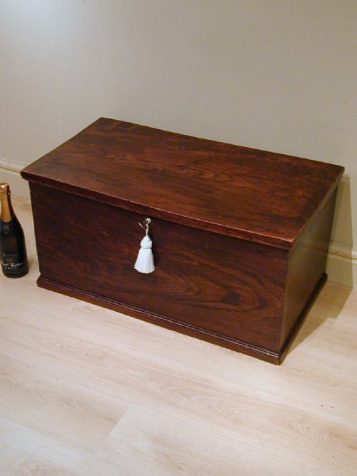 a fine mediumsized elm storage trunk - CATEGORY: ANTIQUE CHESTS - DATED 1850
