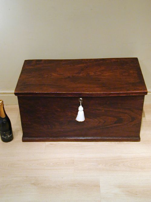 A FINE MEDIUMSIZED ELM STORAGE TRUNK - ADDITIONAL PHOTO 1