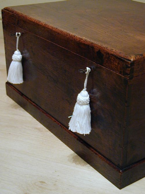 A USEFUL STORAGE BOX IN OAK - ADDITIONAL PHOTO 7