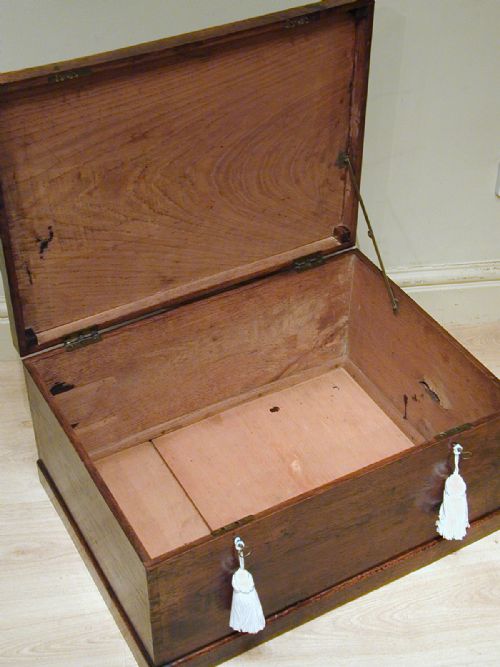 A USEFUL STORAGE BOX IN OAK - ADDITIONAL PHOTO 8