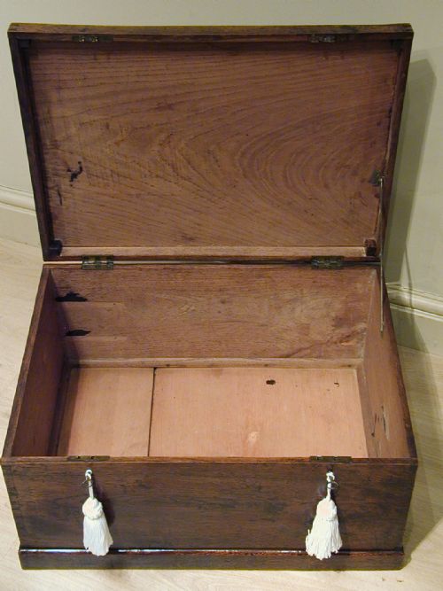 A USEFUL STORAGE BOX IN OAK - ADDITIONAL PHOTO 11