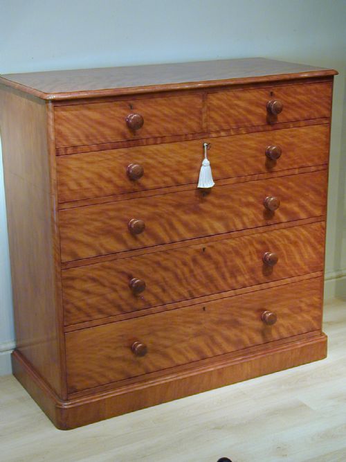 A VERY FINE CHEST OF DRAWERS BY HEAL SON OF LONDON - ADDITIONAL PHOTO 5