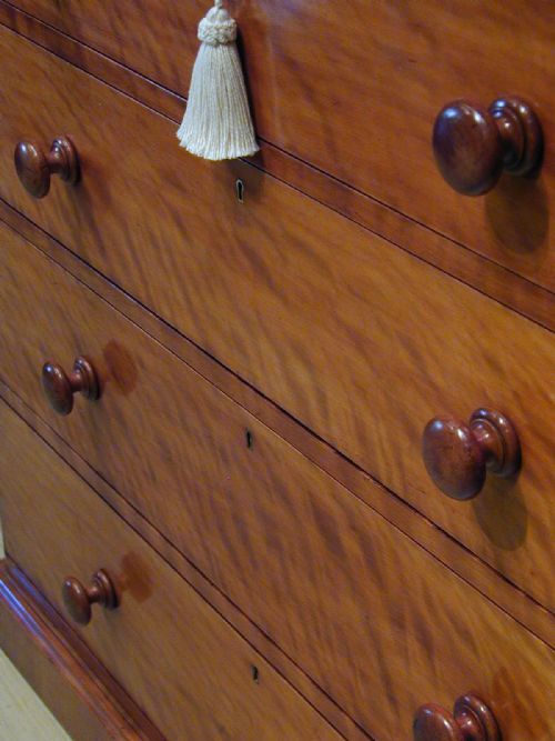 A VERY FINE CHEST OF DRAWERS BY HEAL SON OF LONDON - ADDITIONAL PHOTO 6