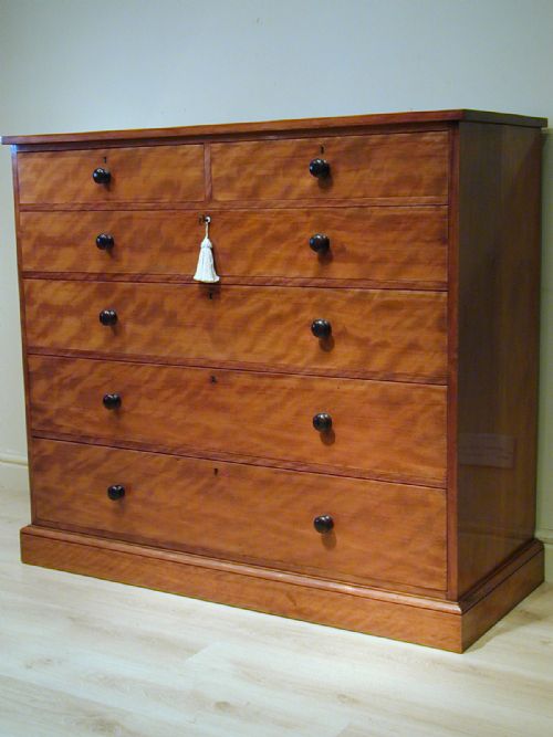 finest quality chest of drawers by gillows of lancaster - CATEGORY: ANTIQUE CHEST OF DRAWERS - DATED 1870