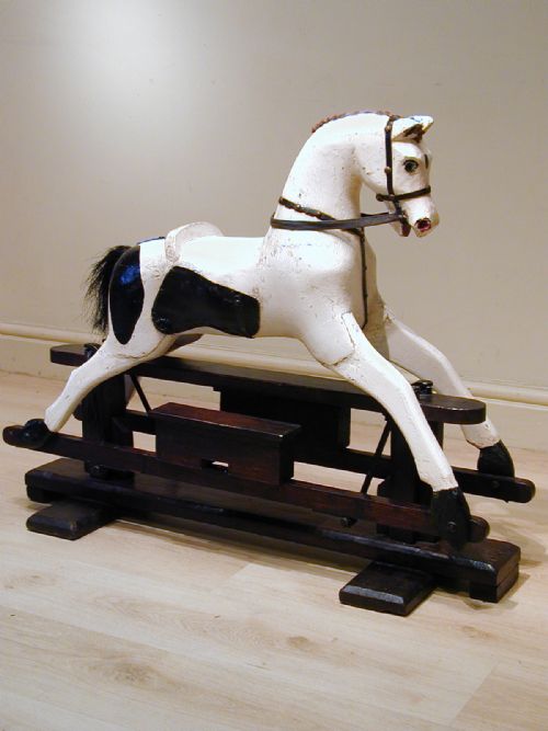 A CHARMING EARLY 20TH CENTURY ROCKING HORSE - ADDITIONAL PHOTO 4