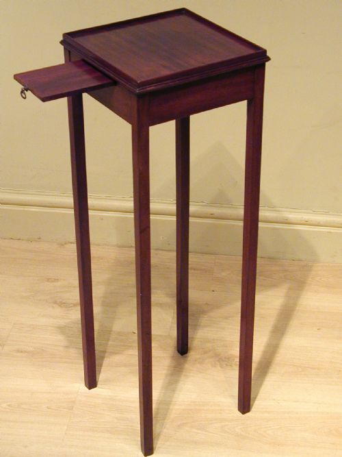 a small occasional table - CATEGORY: ANTIQUE TABLES - DATED 1910