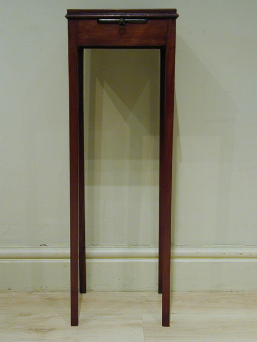 A SMALL OCCASIONAL TABLE - ADDITIONAL PHOTO 7