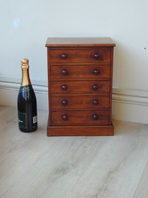 a beautiful miniature chest of drawers - CATEGORY: ANTIQUE MISCELLANEOUS - DATED 1870