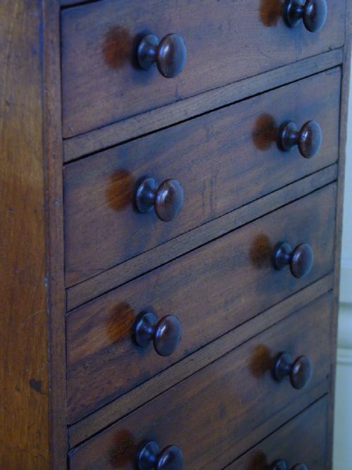 A BEAUTIFUL MINIATURE CHEST OF DRAWERS - ADDITIONAL PHOTO 8