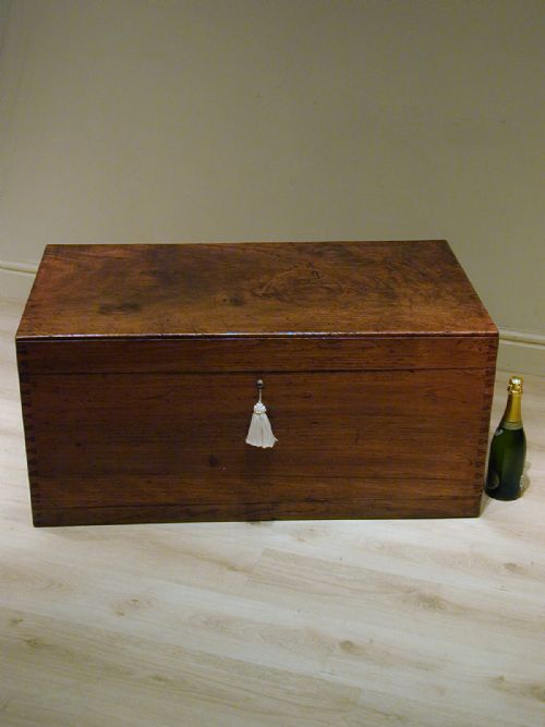 a superb large camphorwood trunk - CATEGORY: ANTIQUE CHESTS - DATED 1850