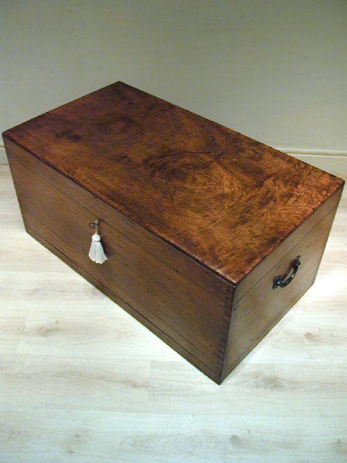 A SUPERB LARGE CAMPHORWOOD TRUNK - ADDITIONAL PHOTO 1