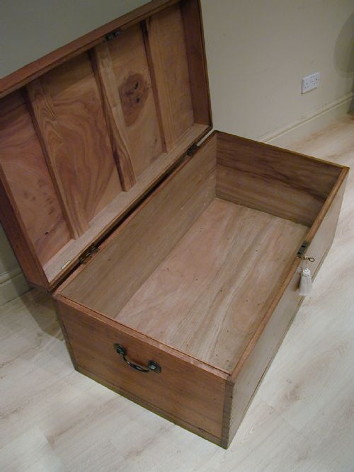 A SUPERB LARGE CAMPHORWOOD TRUNK - ADDITIONAL PHOTO 7