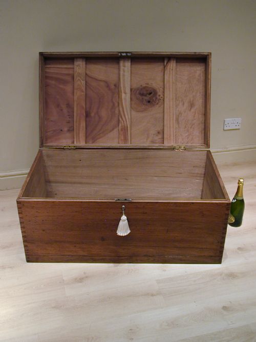 A SUPERB LARGE CAMPHORWOOD TRUNK - ADDITIONAL PHOTO 9