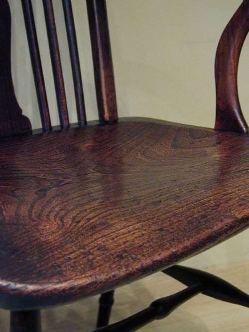 A BEAUTIFUL WINDSOR ARMCHAIR - ADDITIONAL PHOTO 7