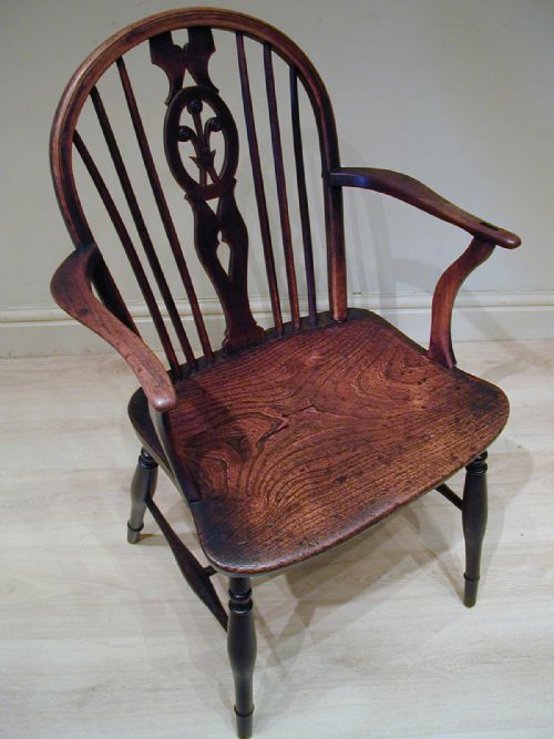 A BEAUTIFUL WINDSOR ARMCHAIR - ADDITIONAL PHOTO 8
