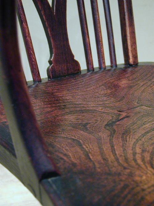 A BEAUTIFUL WINDSOR ARMCHAIR - ADDITIONAL PHOTO 10