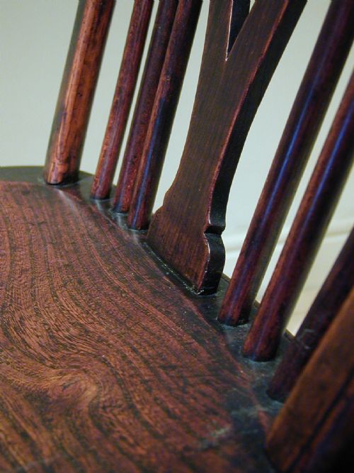 A BEAUTIFUL WINDSOR ARMCHAIR - ADDITIONAL PHOTO 11