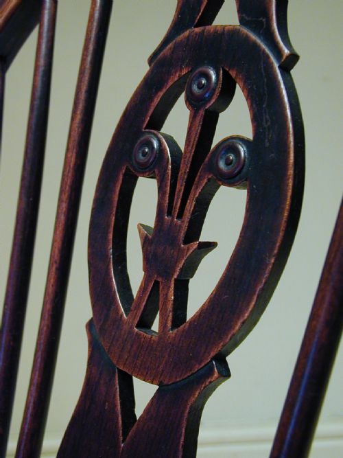 A BEAUTIFUL WINDSOR ARMCHAIR - ADDITIONAL PHOTO 12
