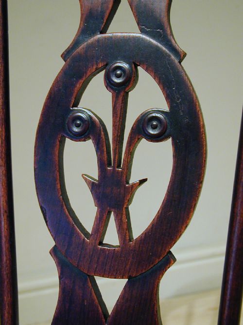 A BEAUTIFUL WINDSOR ARMCHAIR - ADDITIONAL PHOTO 13