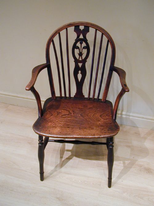 A BEAUTIFUL WINDSOR ARMCHAIR - ADDITIONAL PHOTO 14