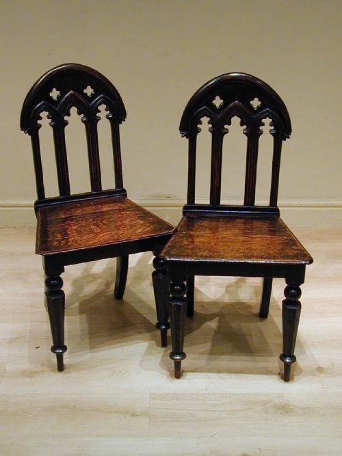 AN ATTRACTIVE PAIR OF HALL CHAIRS - ADDITIONAL PHOTO 1