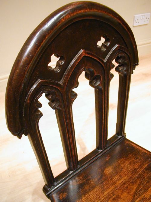 AN ATTRACTIVE PAIR OF HALL CHAIRS - ADDITIONAL PHOTO 6