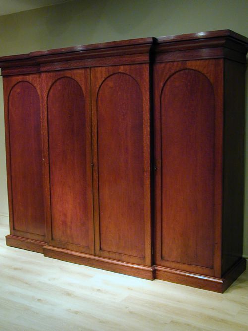 A FINE MID19TH CENTURY FOURDOOR WARDOBE - ADDITIONAL PHOTO 2
