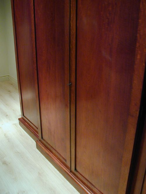 A FINE MID19TH CENTURY FOURDOOR WARDOBE - ADDITIONAL PHOTO 6