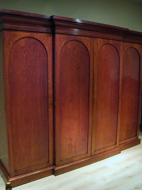A FINE MID19TH CENTURY FOURDOOR WARDOBE - ADDITIONAL PHOTO 7