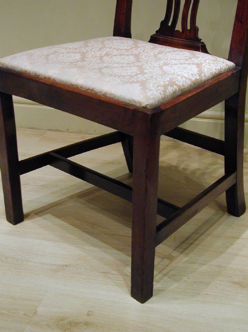 A FINE PAIR OF 18TH CENTURY CHAIRS - ADDITIONAL PHOTO 5