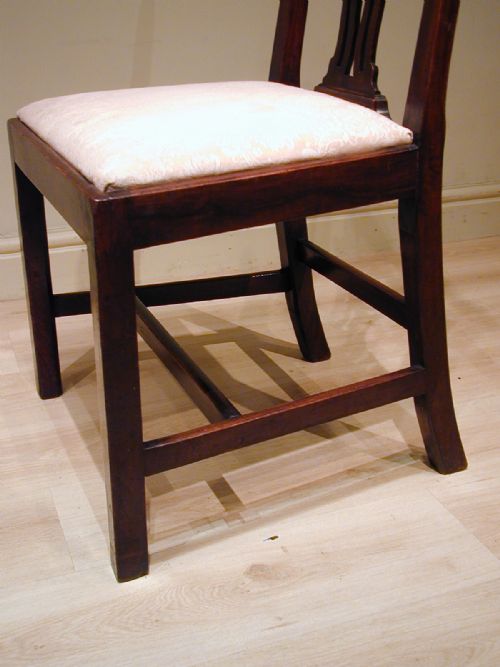 A FINE PAIR OF 18TH CENTURY CHAIRS - ADDITIONAL PHOTO 7