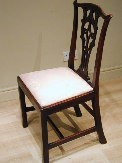 A FINE PAIR OF 18TH CENTURY CHAIRS - ADDITIONAL PHOTO 10