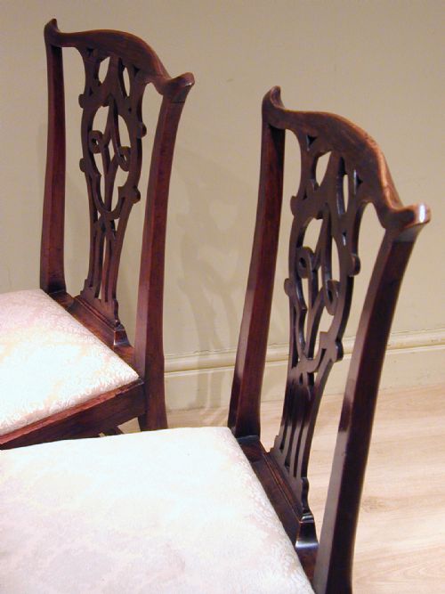 A FINE PAIR OF 18TH CENTURY CHAIRS - ADDITIONAL PHOTO 11