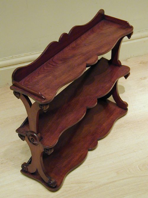A FINE SET OF VICTORIAN WALLHANGING SHELVES - ADDITIONAL PHOTO 4