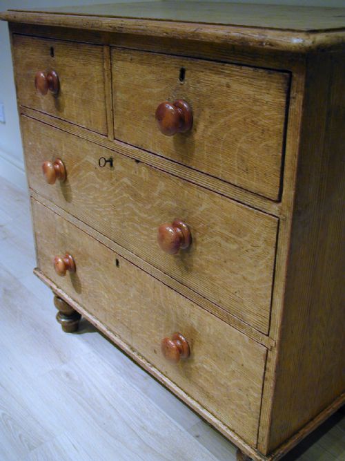 A VERY SMALL VICTORIAN CHEST OF DRAWERS - ADDITIONAL PHOTO 8