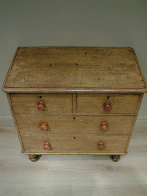 A VERY SMALL VICTORIAN CHEST OF DRAWERS - ADDITIONAL PHOTO 9