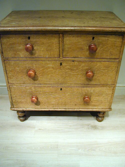 A VERY SMALL VICTORIAN CHEST OF DRAWERS - ADDITIONAL PHOTO 13
