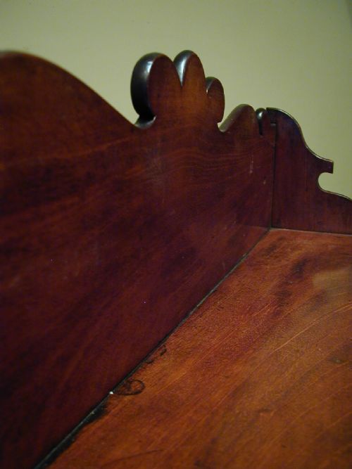A SUBLIME QUALITY BOOK TROUGH OR WALL SHELF - ADDITIONAL PHOTO 4