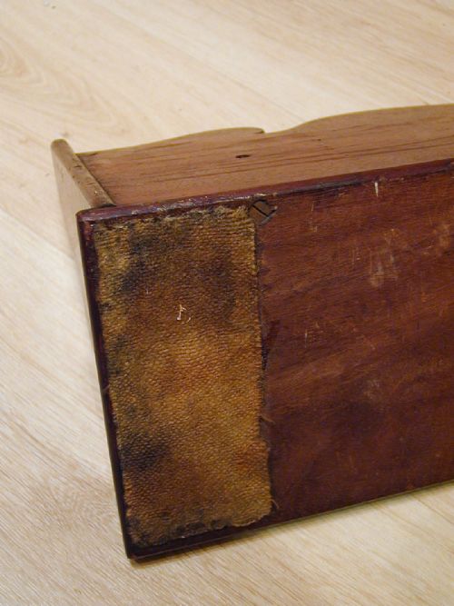 A SUBLIME QUALITY BOOK TROUGH OR WALL SHELF - ADDITIONAL PHOTO 12