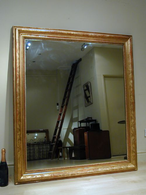 A VERY FINE LARGE GILT FRAMED MIRROR - ADDITIONAL PHOTO 1