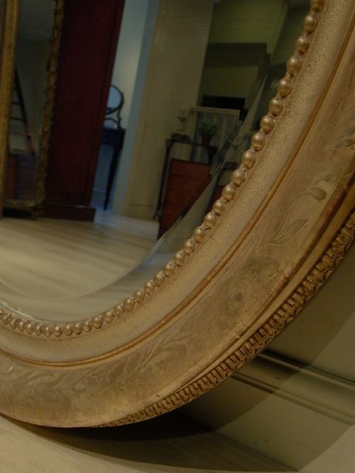 AN IMPRESSIVELY LARGE OVAL WALL MIRROR - ADDITIONAL PHOTO 7