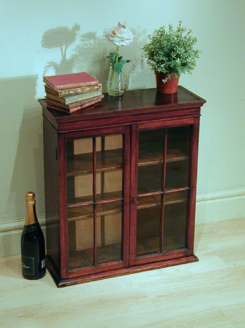 A SMALL GEORGIAN DISPLAY CABINET - ADDITIONAL PHOTO 2