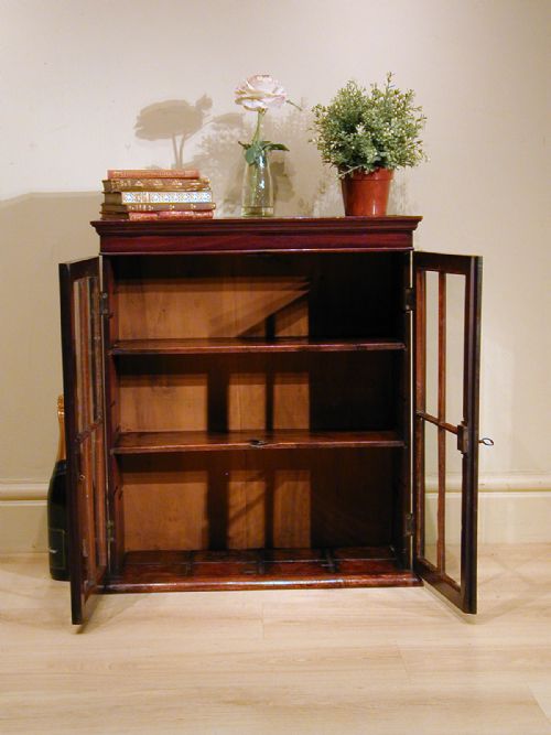A SMALL GEORGIAN DISPLAY CABINET - ADDITIONAL PHOTO 8